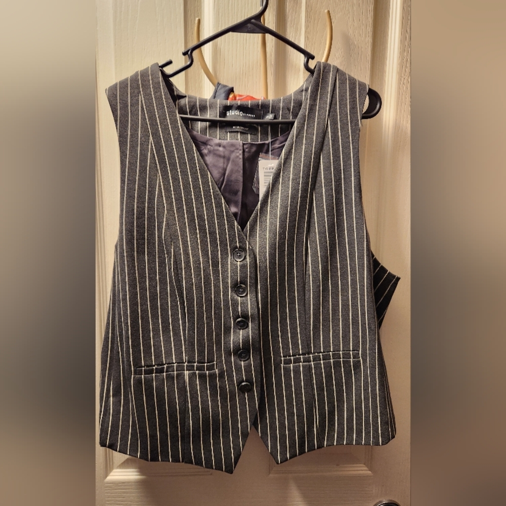 Torrid New Studio Tailored Ponte Charcoal/White Pinstripe Vest Size 3 NWT